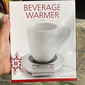 Bed Bath & Beyond Red and White Beverage Warmer(NIB)